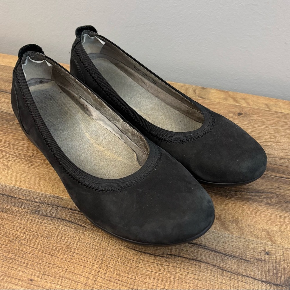 Women's Black Ballet Flats